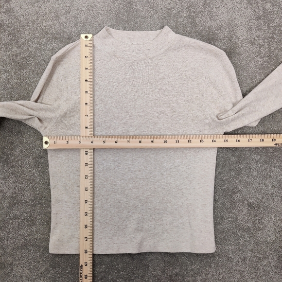 No Boundaries Women's Cropped Long Sleeve Tee in Cream Eyelet Size Large Cotton - Picture 6 of 6